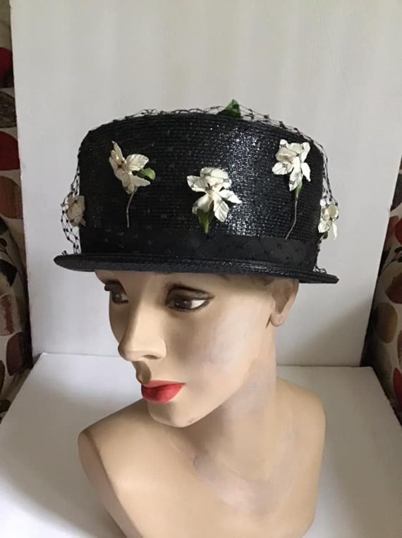 Vintage 1950's 1960's Hat Dark Black Straw With V… - image 9