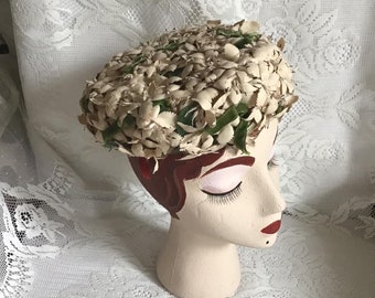 Vintage 1950's 1960's Hat Pillbox Style Off White Flowers With Green Velvet Ribbons No Makers Label