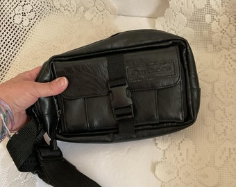 Vintage 1990's Y2K Fanny Pack Crossbody Sling Bag Black Faux/fake