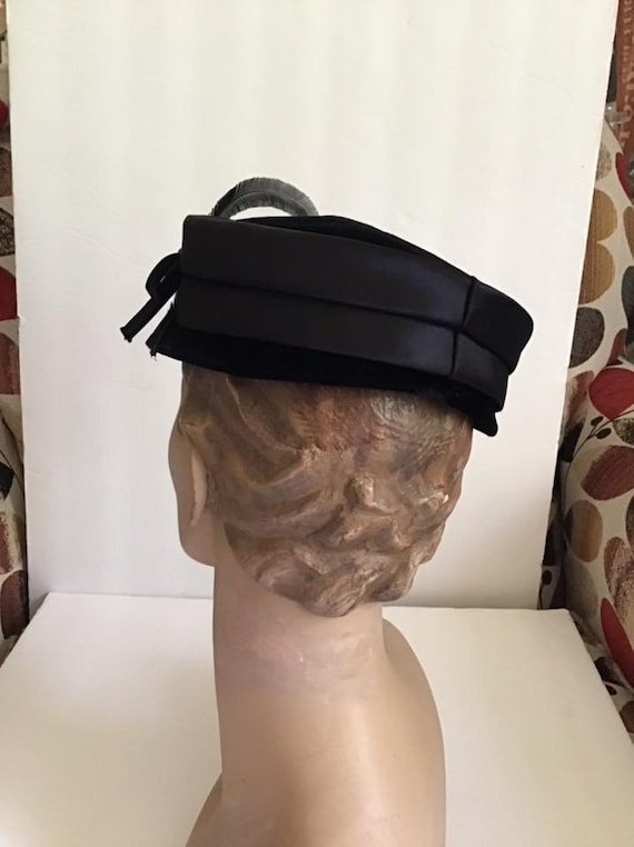 Vintage 1950's 1960's Hat Black Velvet Hat With A… - image 8