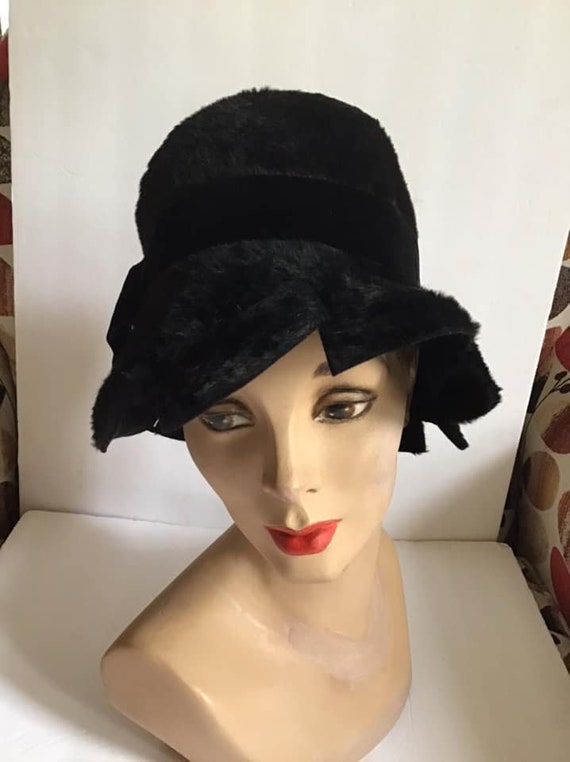 Vintage 1960's 1970's Hat Dark Black Faux/Fake Fu… - image 8