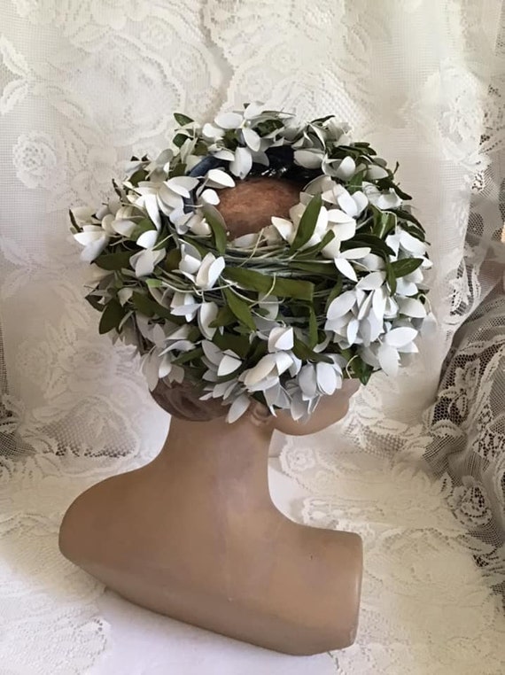 Vintage 1950's 1960's Hat White Floral With Green… - image 4