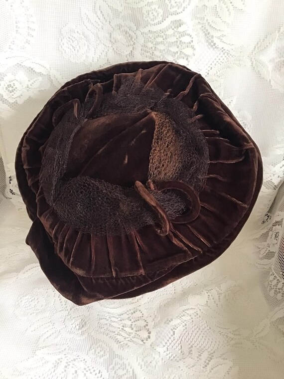 Vintage 1940's Hat Dark Brown Velvet Retains Orig… - image 6