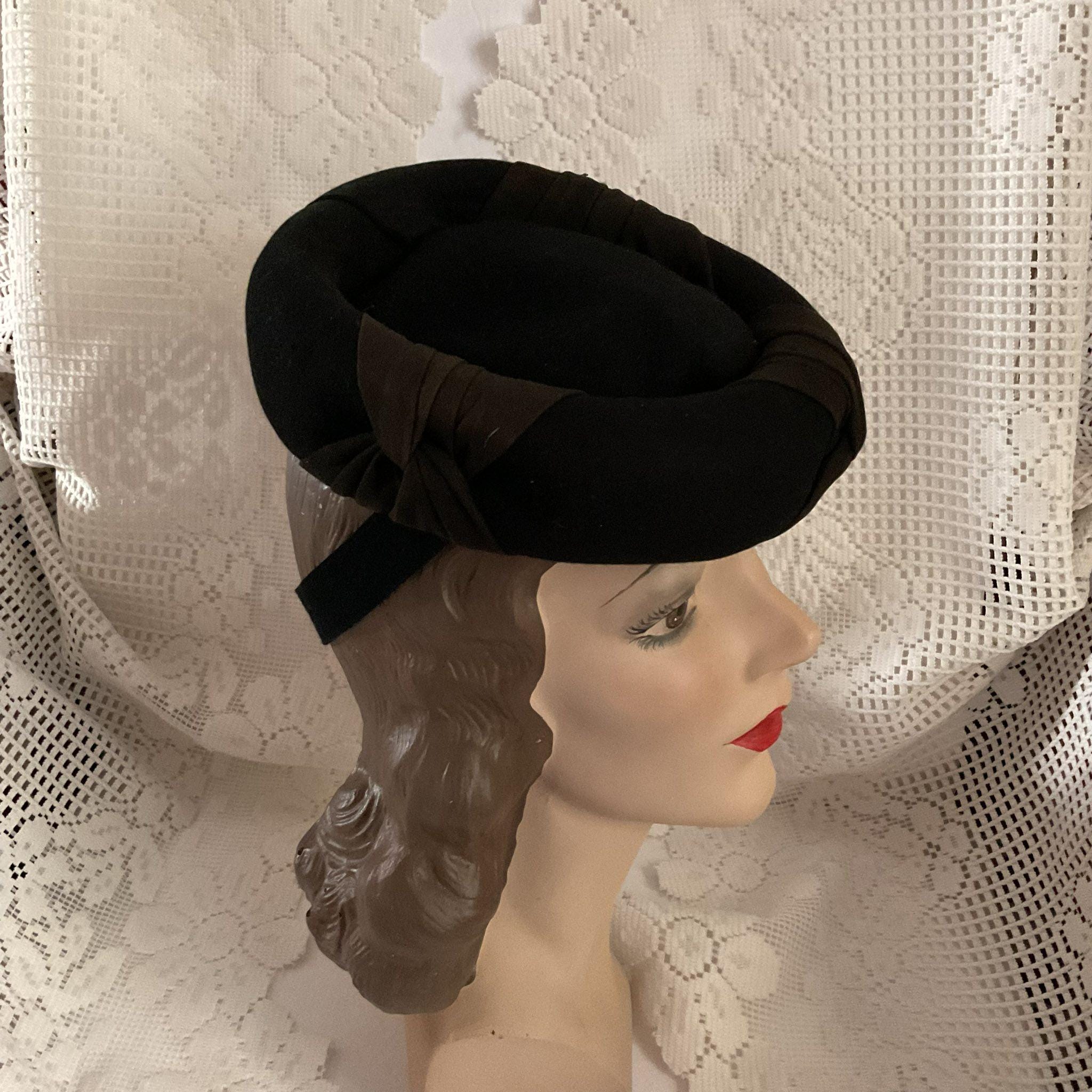 VINTAGE Luxuria BRAND Black RABBIT Felt HAT Gold ACCENT Chain MARSHALL Fields Marshall Fields Hats - Etsy main image 3