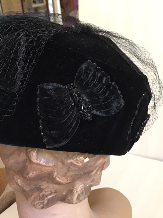 Vintage 1950's 1960's Hat *Gimbels* Black Velvet … - image 3