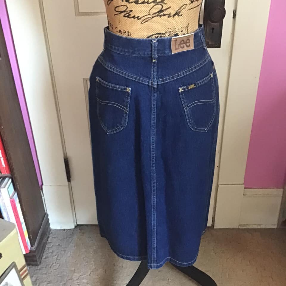 Jupe Jean Vintage Bleue LEE Années 80/90 Avec Studs - Taille 9 - Personnalisée - Occasion