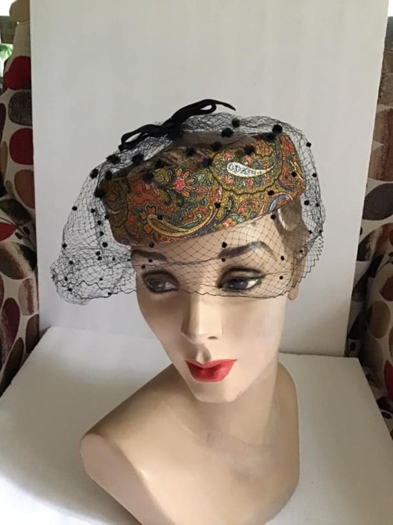 Vintage 1960's Hat Pillbox Ringlet Paisley Print … - image 7