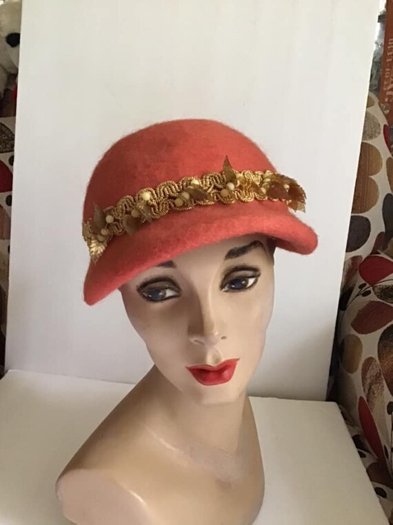 Vintage 1950's Hat Deep Rich Salmon Color Gold Col