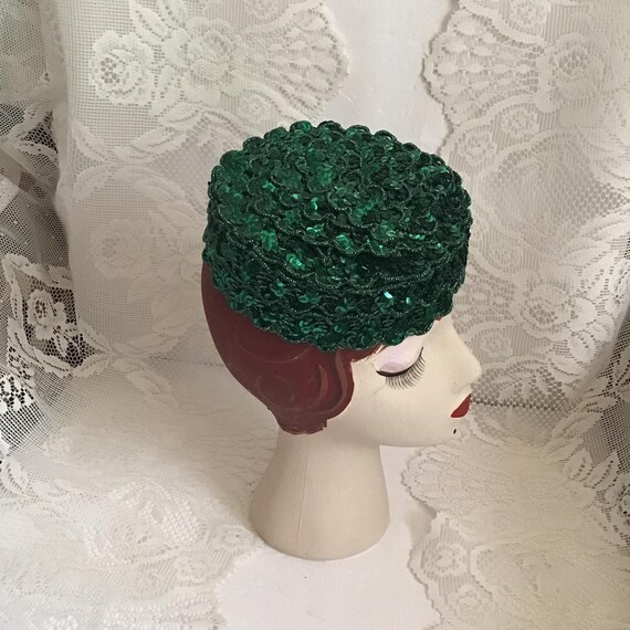 Vintage 1960's Hat Pillbox Emerald Green Sequin H… - image 1