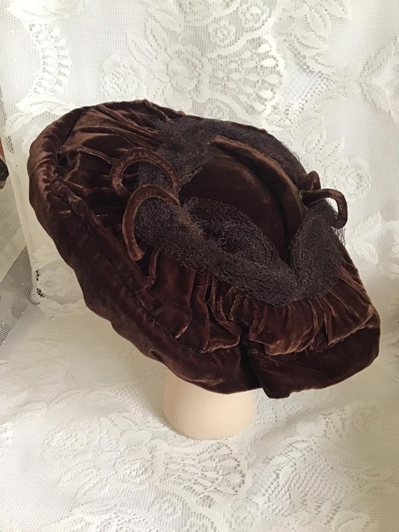 Vintage 1940's Hat Dark Brown Velvet Retains Orig… - image 7