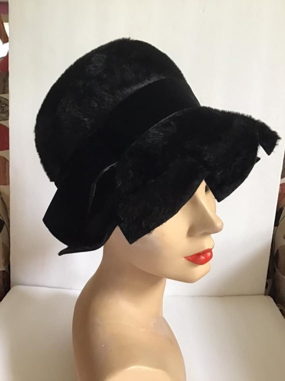 Vintage 1960's 1970's Hat Dark Black Faux/Fake Fu… - image 1