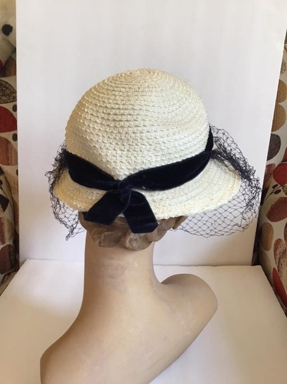 Vintage 1950's Hat Ladies Straw Hat Off White W/D… - image 4