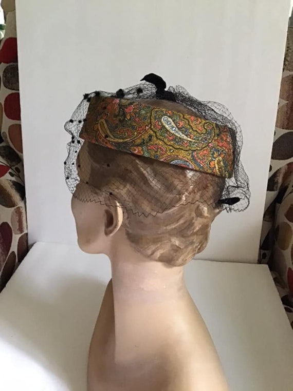 Vintage 1960's Hat Pillbox Ringlet Paisley Print … - image 5