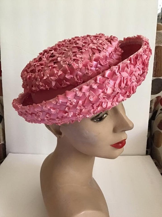 Vintage 1960's Hat Pretty Pink Cellophane Straw W… - image 1