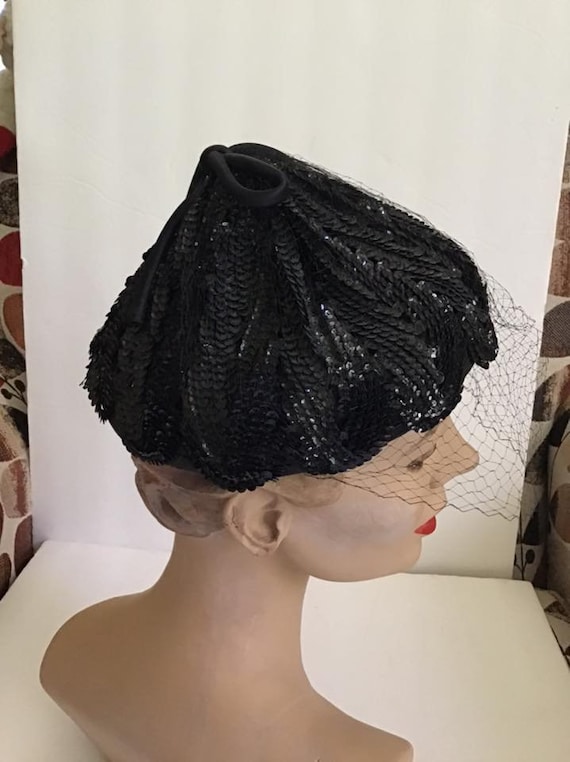 Vintage 1950's Hat Black Sequins With Veiling *Mar