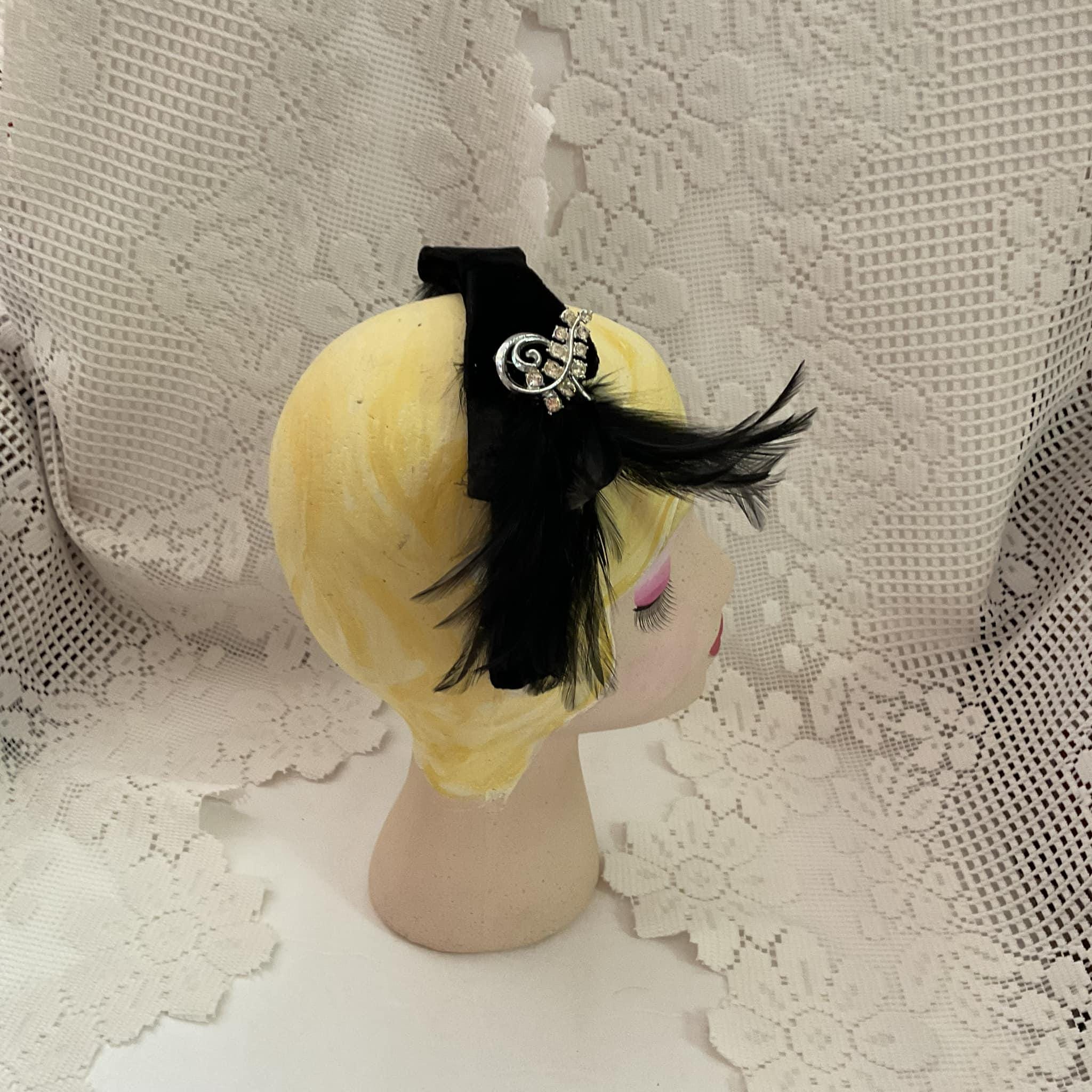 1950s Ombre Feather Headpiece with Black Velvet Bow BLACK Velvet & Cotton Half Hat // Headpiece Vintage 30s 20s  main image 4