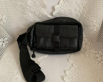 Vintage 1990's Y2K Fanny Pack Crossbody Sling Bag Black Faux/fake