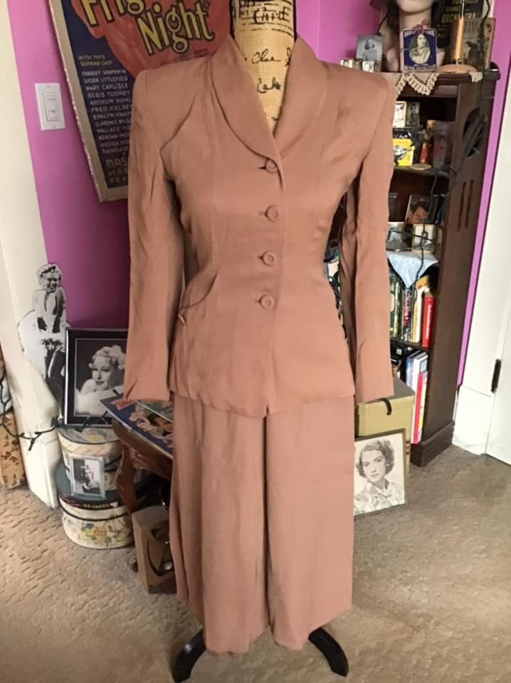 Real Vintage Search Engine Vintage 1940s 1950s Suit Ladies 2 Piece Gabardine Blend Large Shoulder Pads Classic Style $148.00 AT vintagedancer.com