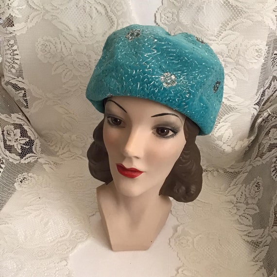 Vintage 1950's 1960's Hat Light Blue Velvet With … - image 8