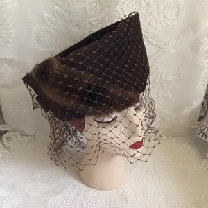 Vintage 1940's Hat RARE Tall Tilt Hat Dark Brown With Genuine Rabbit Fur Thick Veiling Art Deco image 2