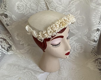 Vintage 1950's Hat Off White With Off White Daisy Flowers Has Condition Issues SOLD AS IS!!