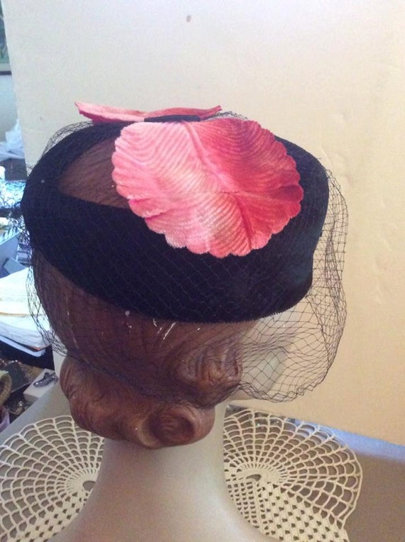 Vintage 1950s 1960s Hat Black Velvet Ringlet With 