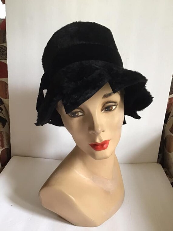 Vintage 1960's 1970's Hat Dark Black Faux/Fake Fu… - image 9