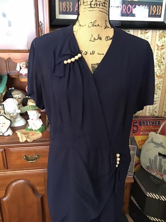 Vintage 1940's Dress Dark Blue With Small Peplum … - image 3