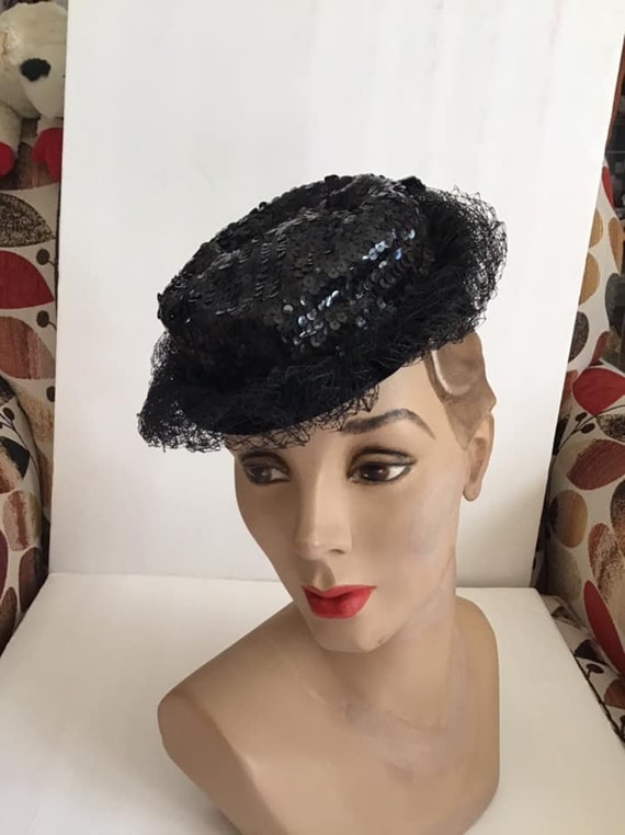 Vintage 1950's Hat Dark Black Velvet And Adorned … - image 10