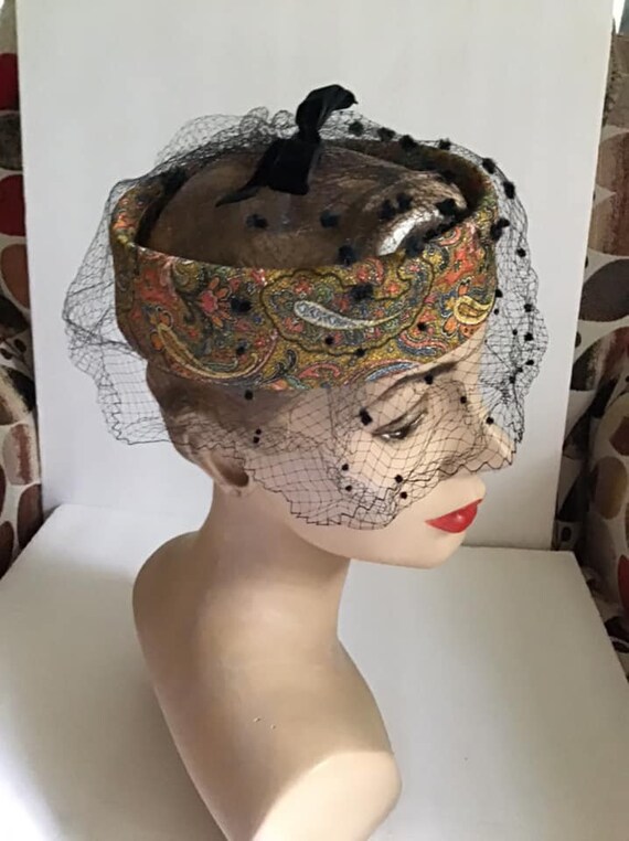 Vintage 1960's Hat Pillbox Ringlet Paisley Print … - image 3