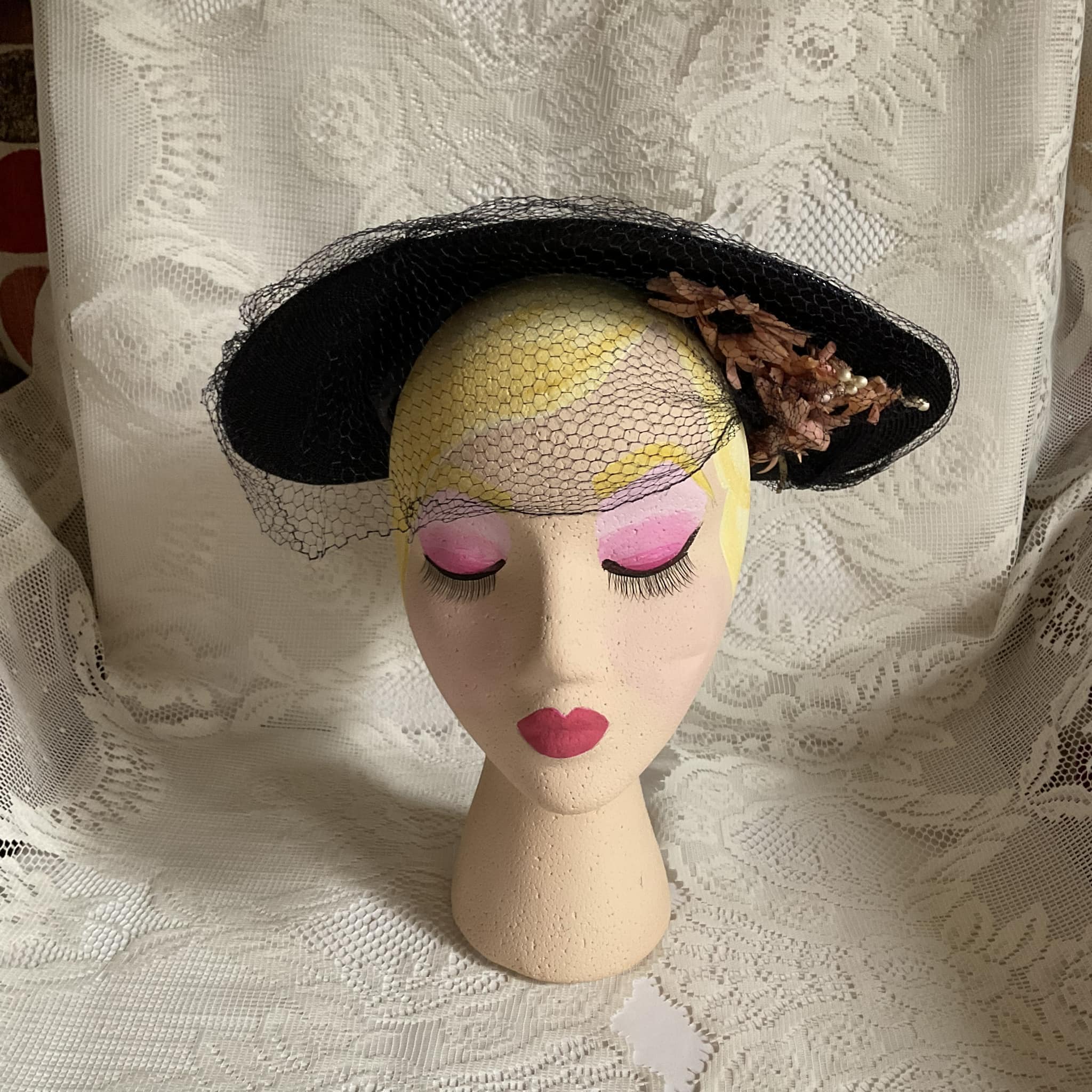 Vintage 1940 display picture 2