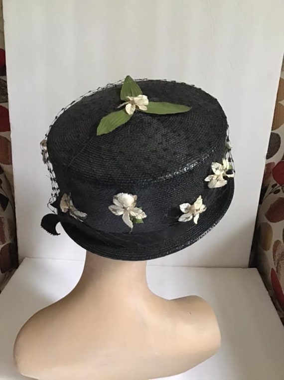 Vintage 1950's 1960's Hat Dark Black Straw With V… - image 6