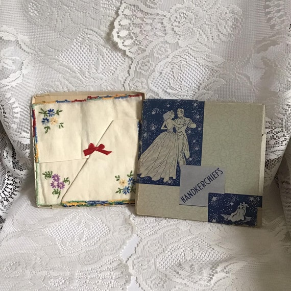 Vintage 1940's Handkerchiefs Hankies Three Hankie… - image 1