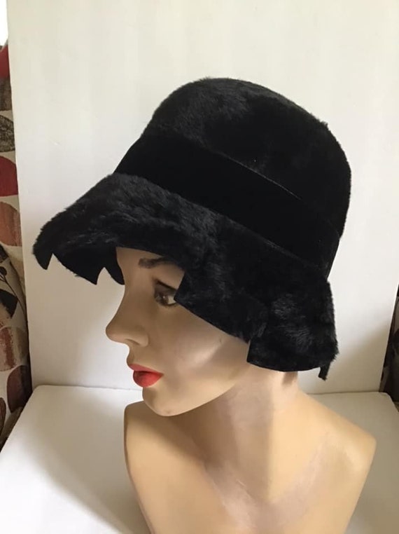 Vintage 1960's 1970's Hat Dark Black Faux/Fake Fu… - image 7