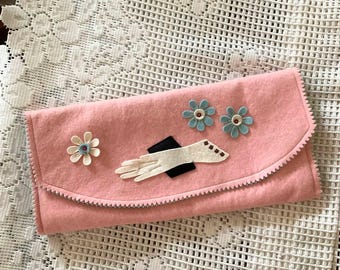 Vintage 1950's Glove Storage Pouch Wool Felt Dusty Pink Light Blue Adorned With Glove Motif *American Needlecrafts*
