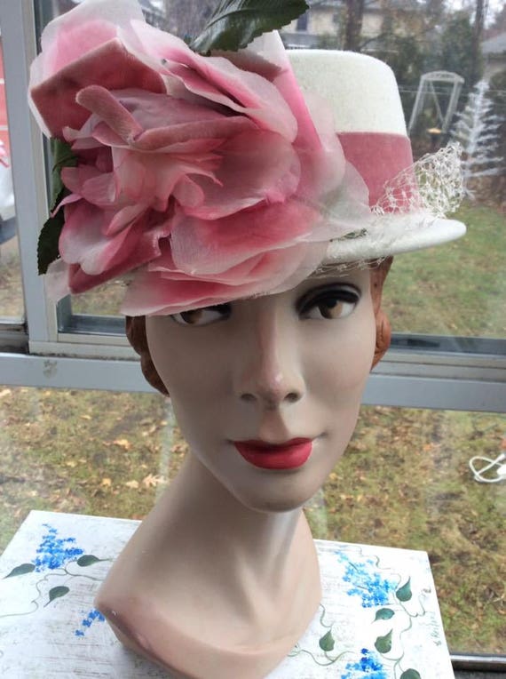 Vintage 1950s 1960s Hat Off White With A Pink Ros… - image 2