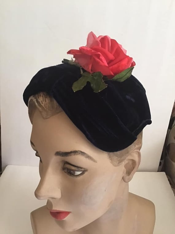 Vintage 1950's Hat Deep Dark Blue Velvet With Dark
