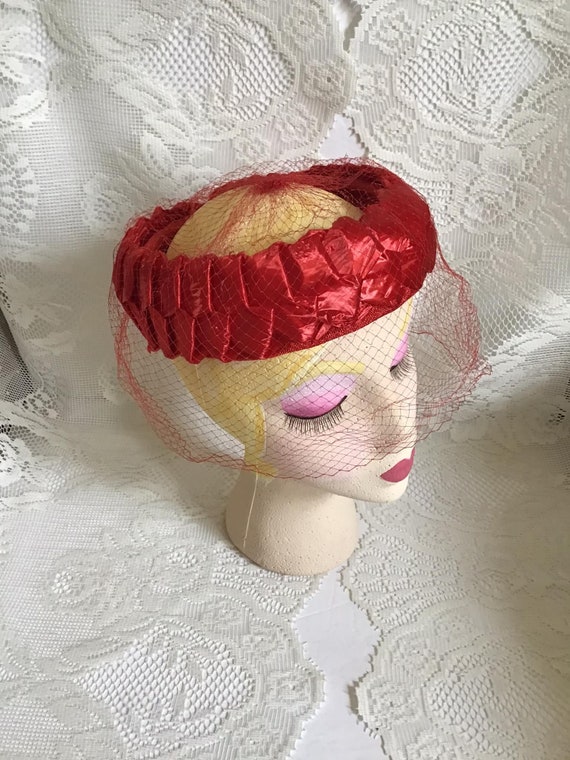 Vintage 1960’s Straw Veiled Pillbox Hat Vintage Straw Pillbox Hat With Veil, 1950s-1960s Hat  main image 3