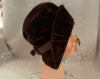Vintage Rich Brown Velvet Bucket-cloche Hat by Clover Lane  display picture 2