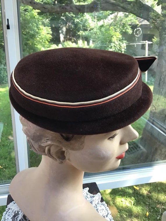 Vintage 1950s Hat Brown With Light Beige And Oran… - image 8