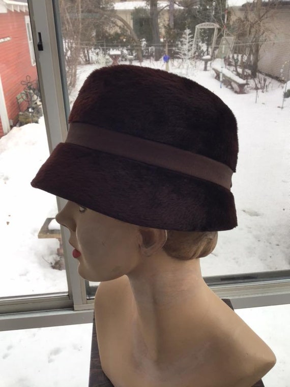 Vintage 1950's Hat Deep Dark Brown Felt Velour Bo… - image 2