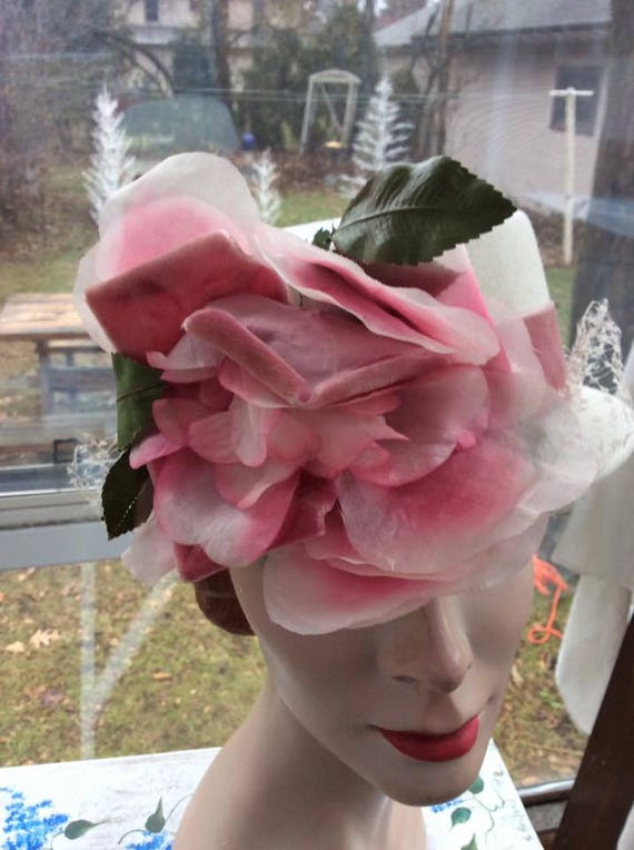 Vintage 1950s 1960s Hat Off White With A Pink Ros… - image 3