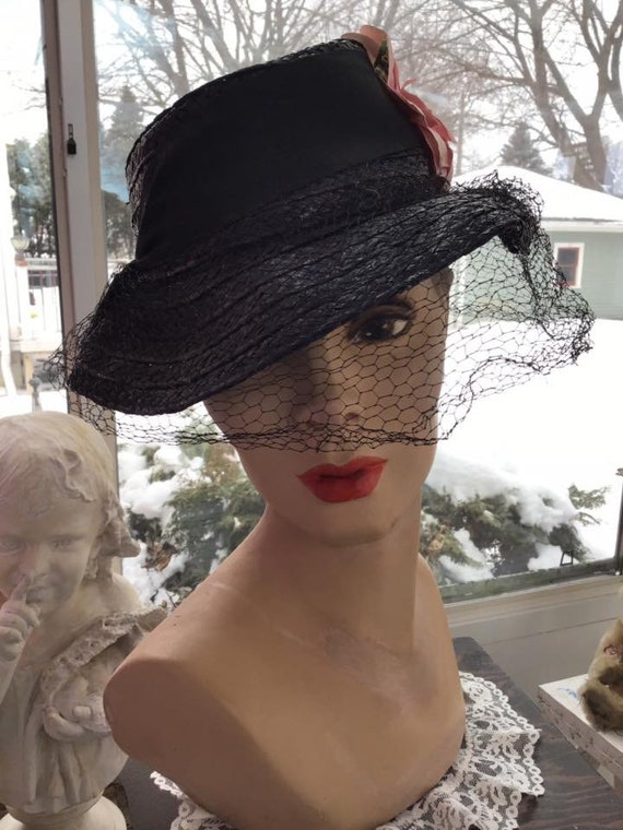 Vintage 1930's Hat Black Cellophane Straw Black V… - image 4