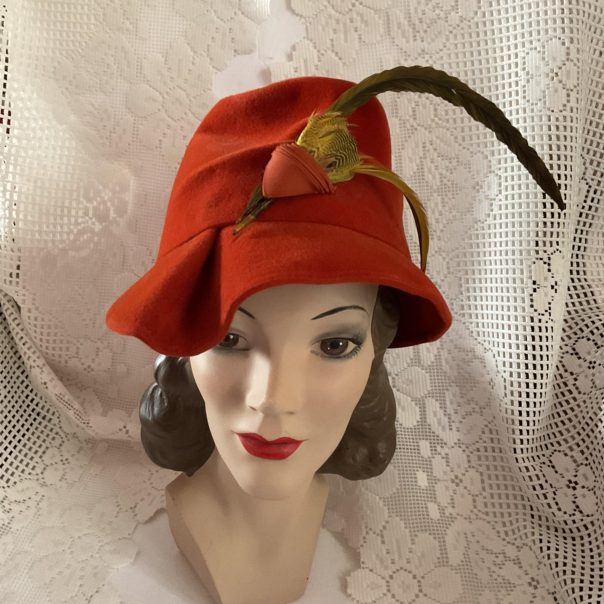 Vintage Darcel hat with original box F.R. Tripler and Co. Leather Hat Box with Top Hat, 19th  main image 3