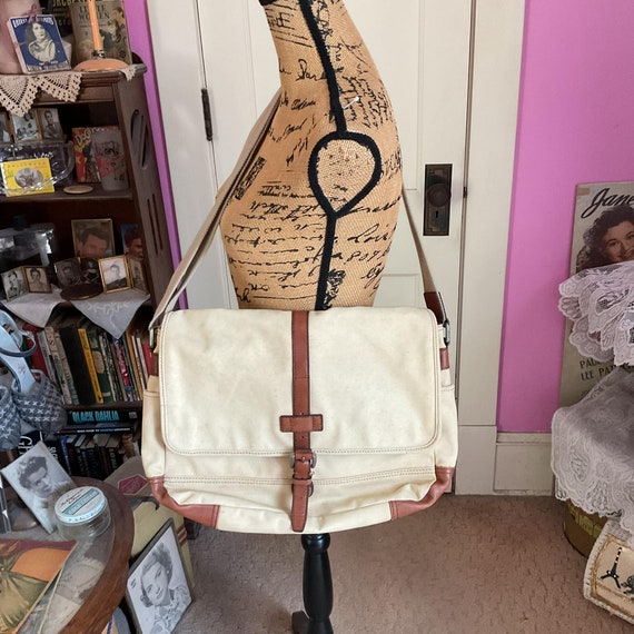 Vintage 1990's Messenger & Shoulder Bag *fossil* Brand Cream Color
