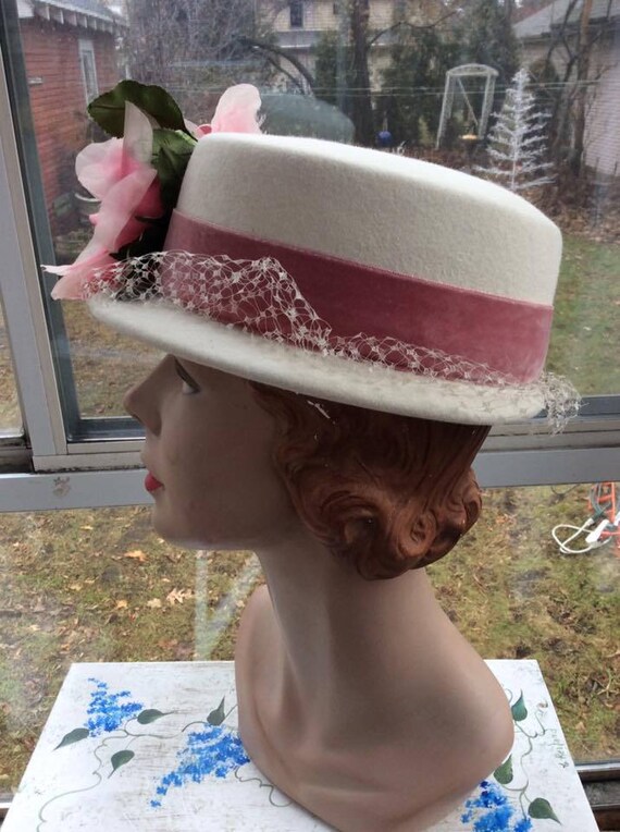 Vintage 1950s 1960s Hat Off White With A Pink Ros… - image 8