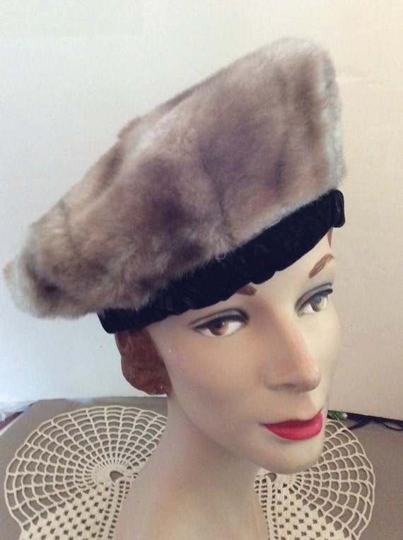 Vintage 1960s Hat Beret Tam Faux Fake Fur With Bl… - image 1