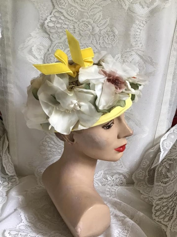 Vintage 1960's Hat Off White Flowers Yellow Velvet