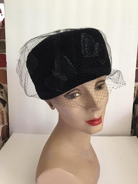 Vintage 1950's 1960's Hat *Gimbels* Black Velvet … - image 4