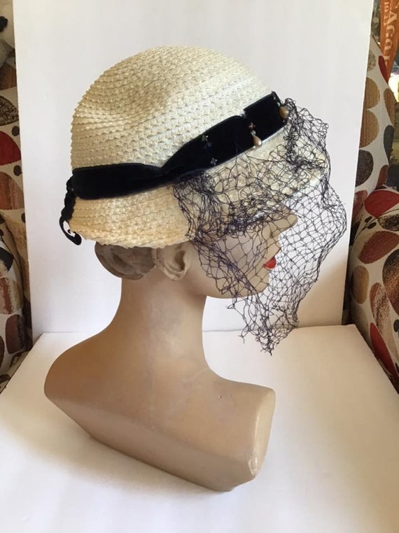 Vintage 1950's Hat Ladies Straw Hat Off White W/D… - image 3